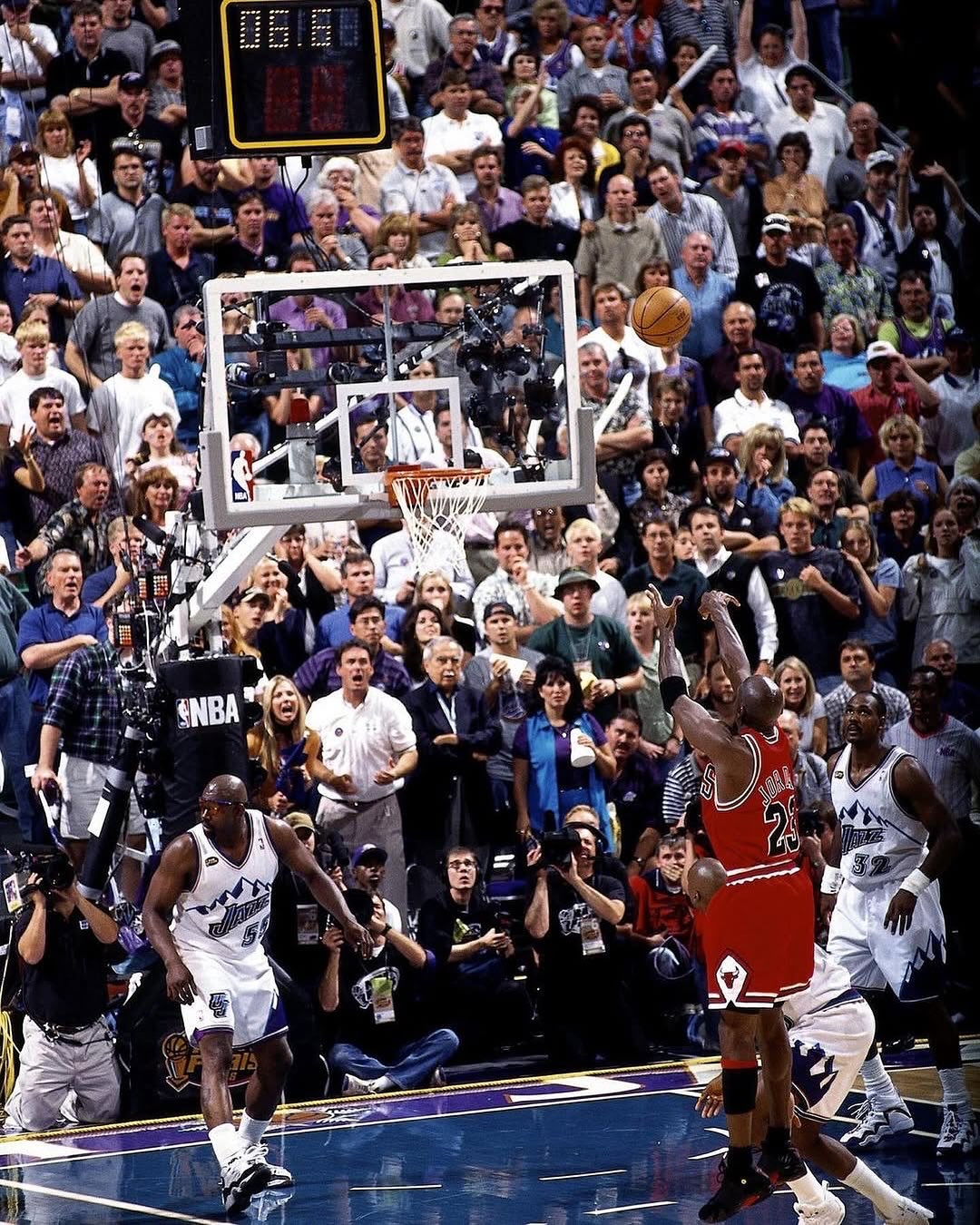 公牛绝杀凯尔特人,浓眉哥惊艳四座 公牛绝杀凯尔特人,浓眉哥惊艳四座