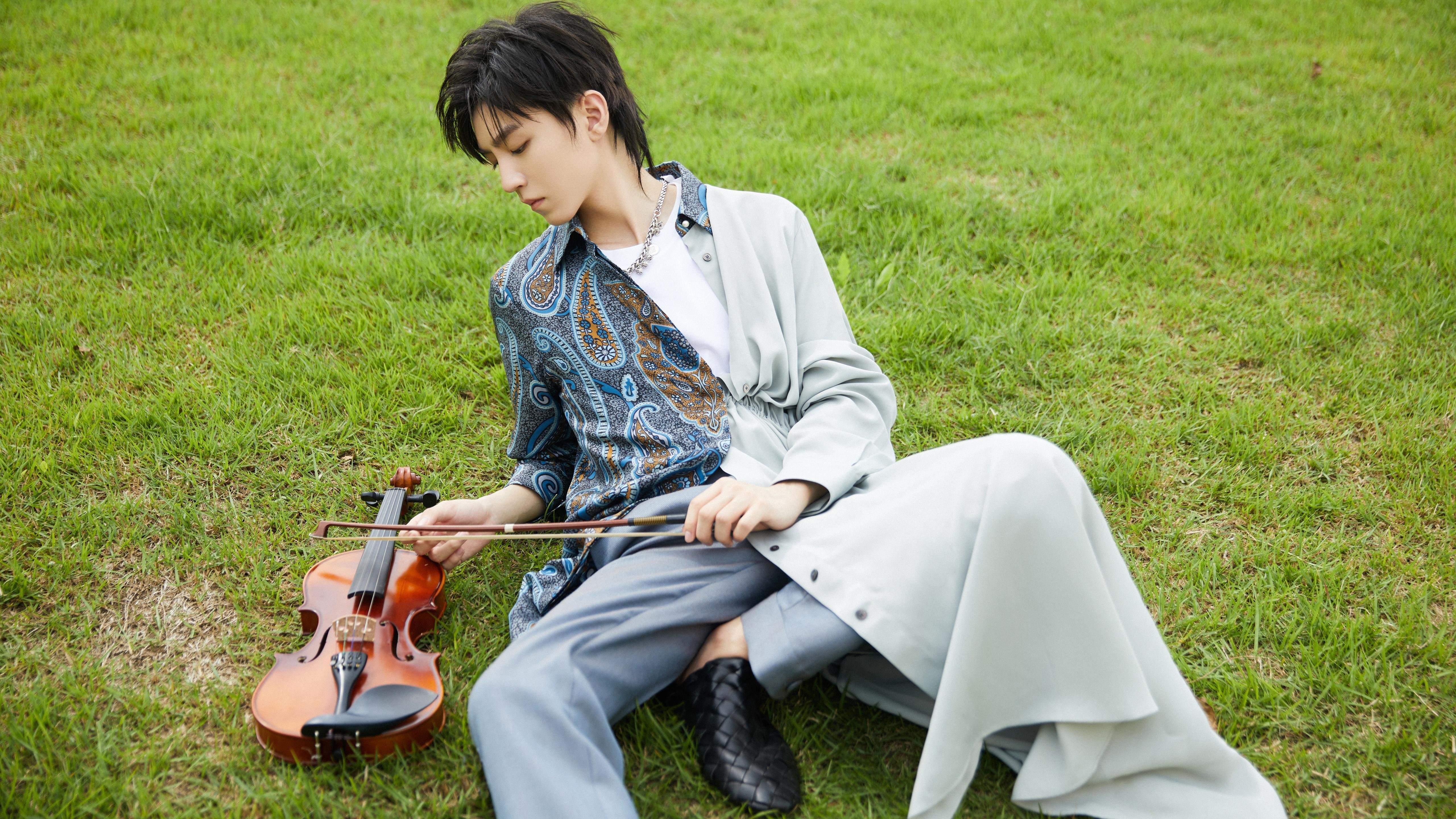 跨时空的篮球对决，广东队粉碎马刺，布伦森成关键先生